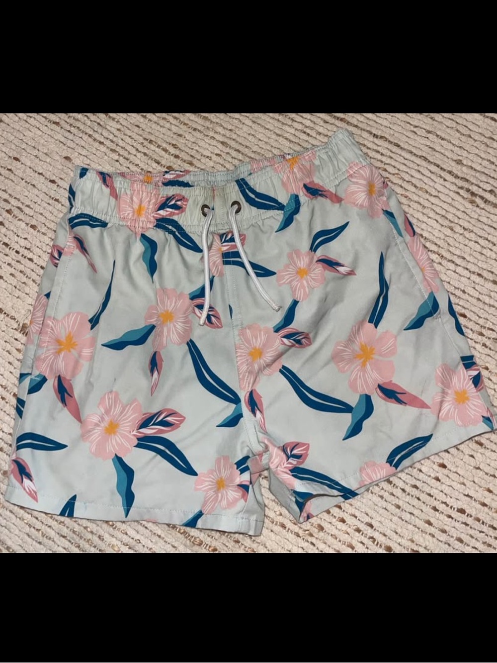 Dillards Scene & Heard Hawaiian print swim trunks